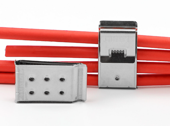 PV Clips for connecting 4 Cables